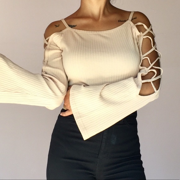 Long Sleeve caged bodysuit - Picture 5 of 7